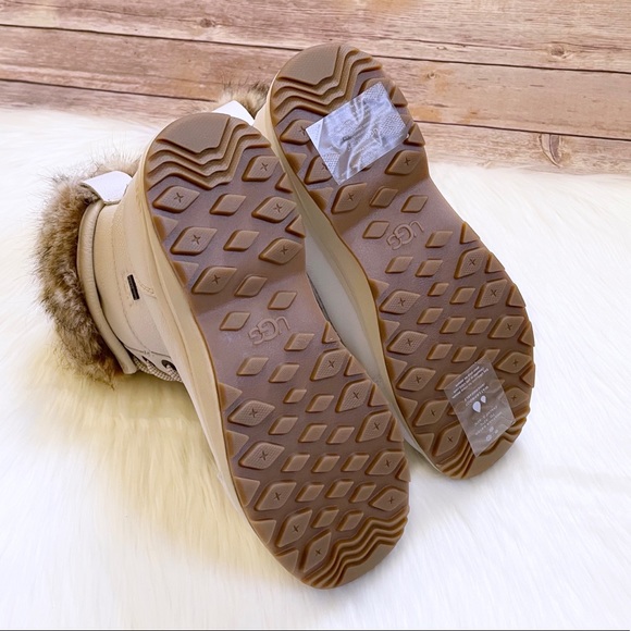 UGG Women’s Adirondack III Tipped Waterproof White Leather Boots - Picture 9 of 10